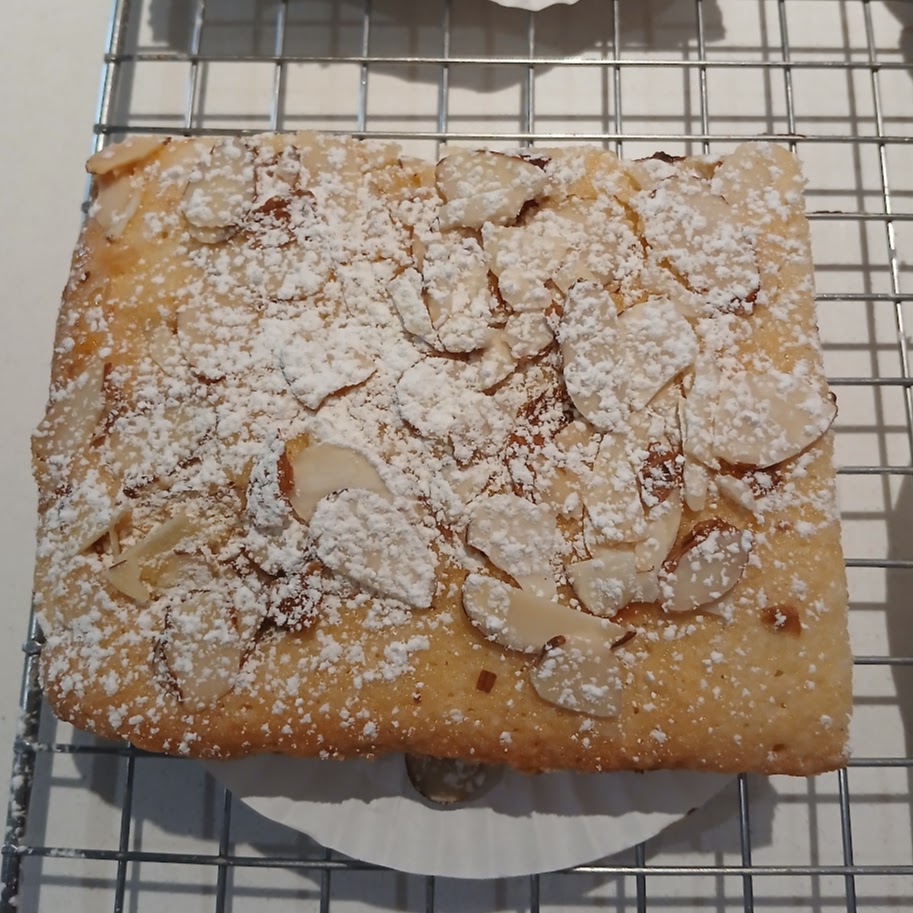 Strawberry Chocolate Blondie